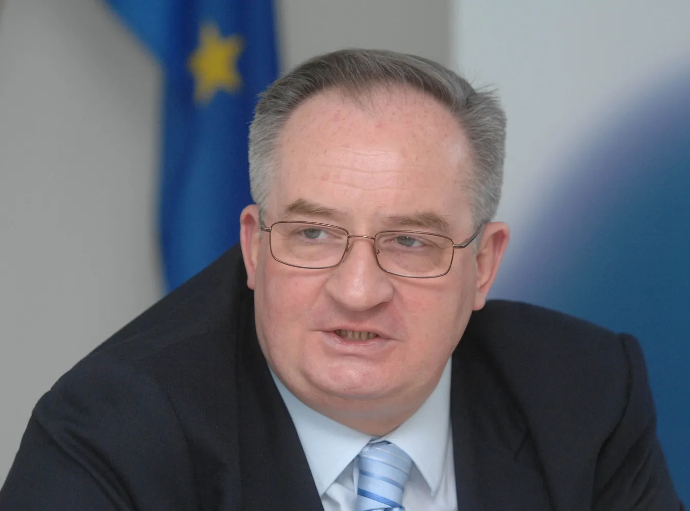 Europoseł Jacek Saryusz-Wolski uspokaja