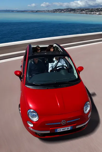fiat_500_convertibl_217211a_528555.jpg