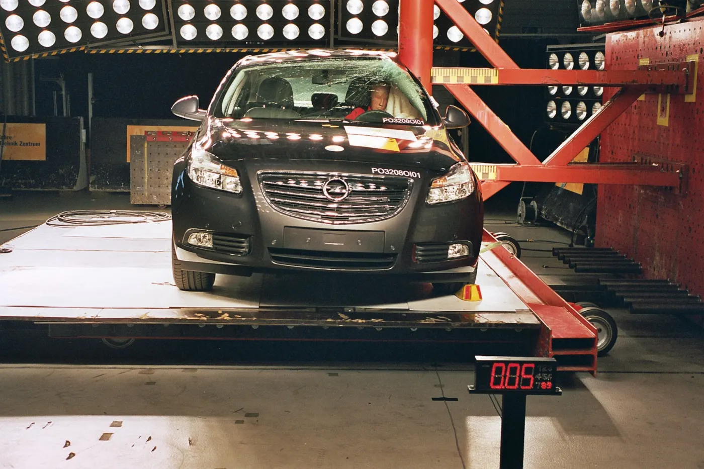 fr_opel_insignia_po_141048a_834667.jpg