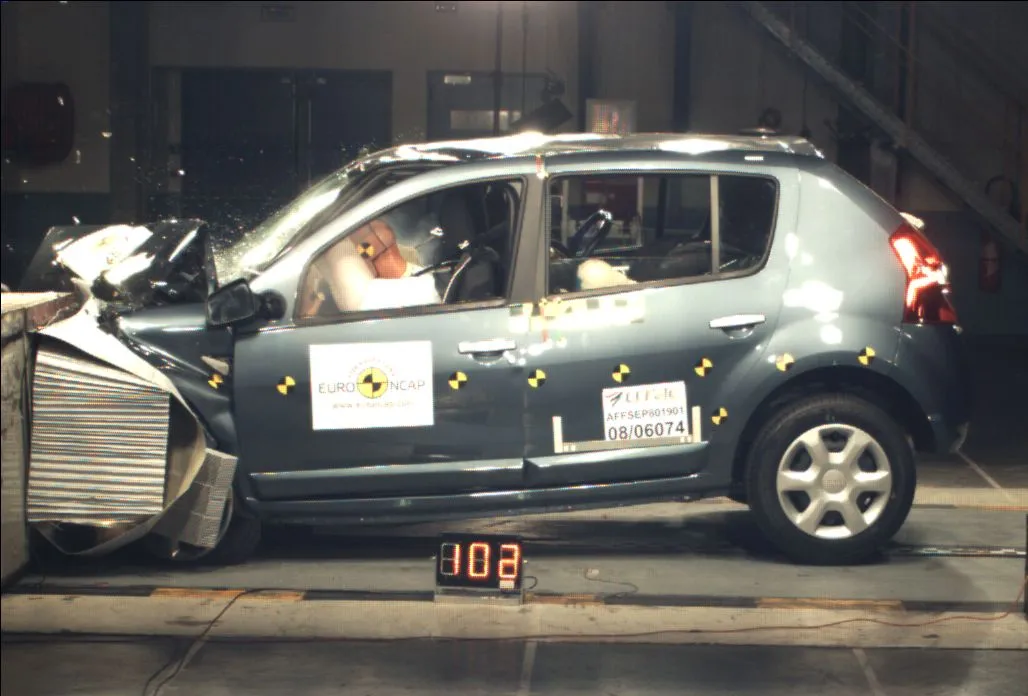 fr_dacia_sandero_fr_141038a_833512.jpg