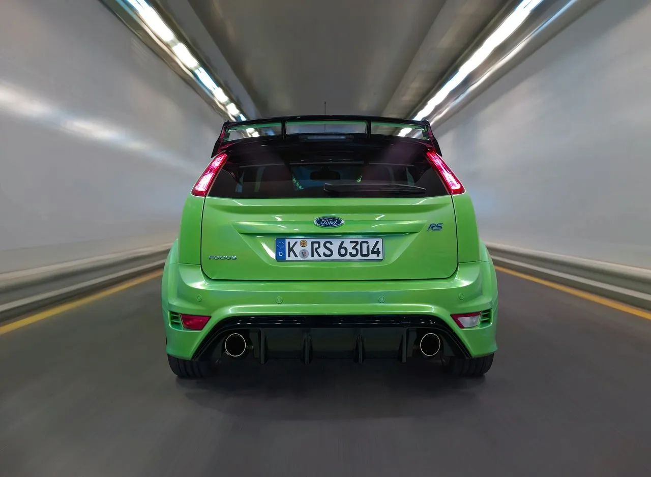 fr_ford_focus_rs_19_162356a_1259202.jpg