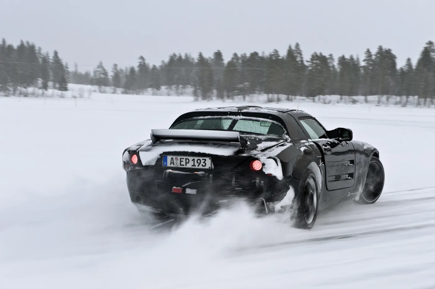 fr_mercedes_amg_09_174617a_1177568.jpg