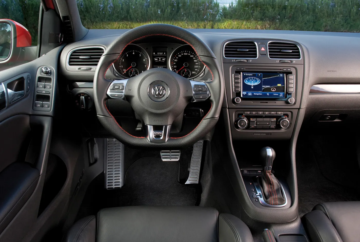volkswagen_golf_gti_192379a_1232863.jpg