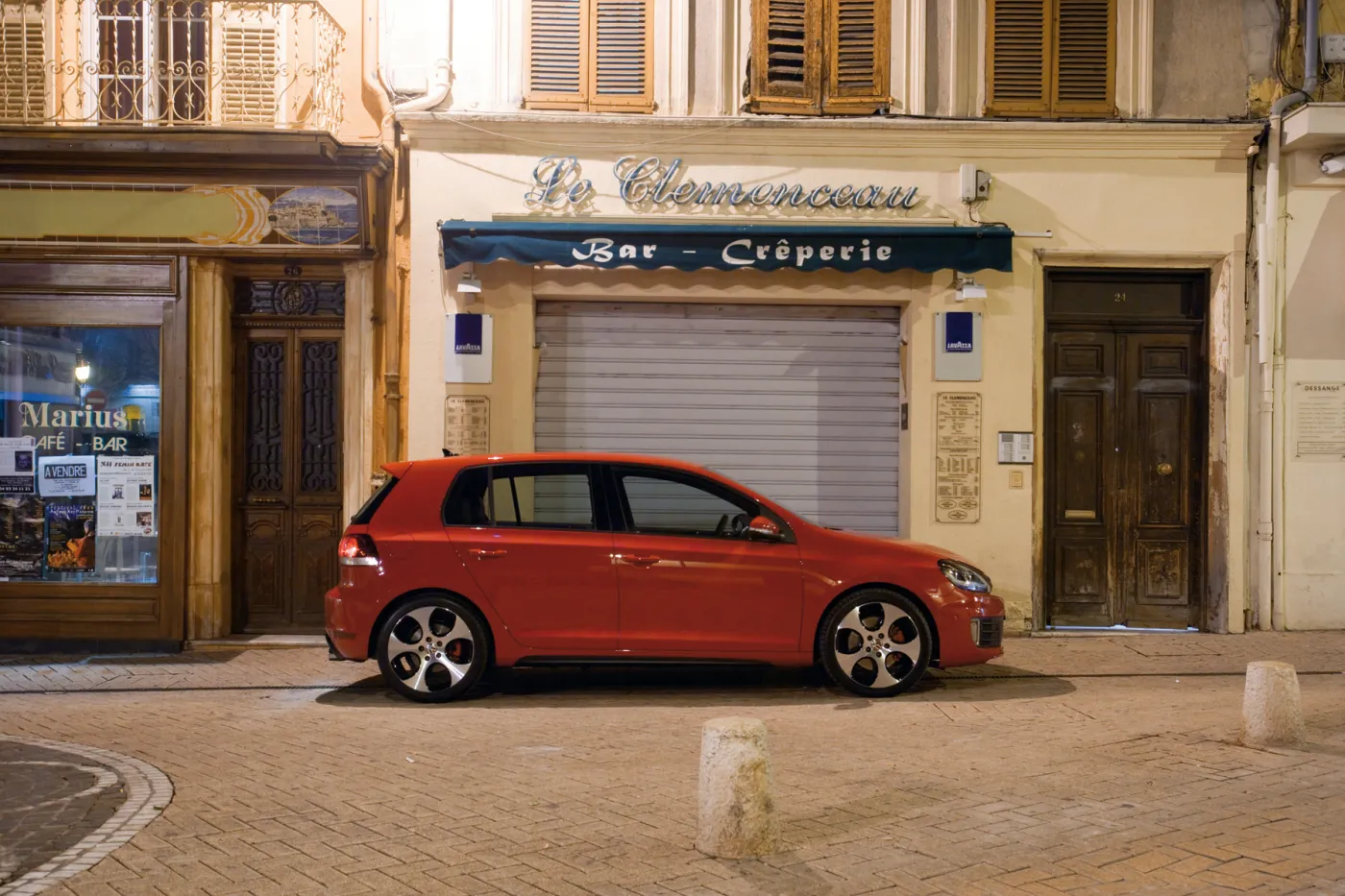 volkswagen_golf_gti_192384a_1233138.jpg