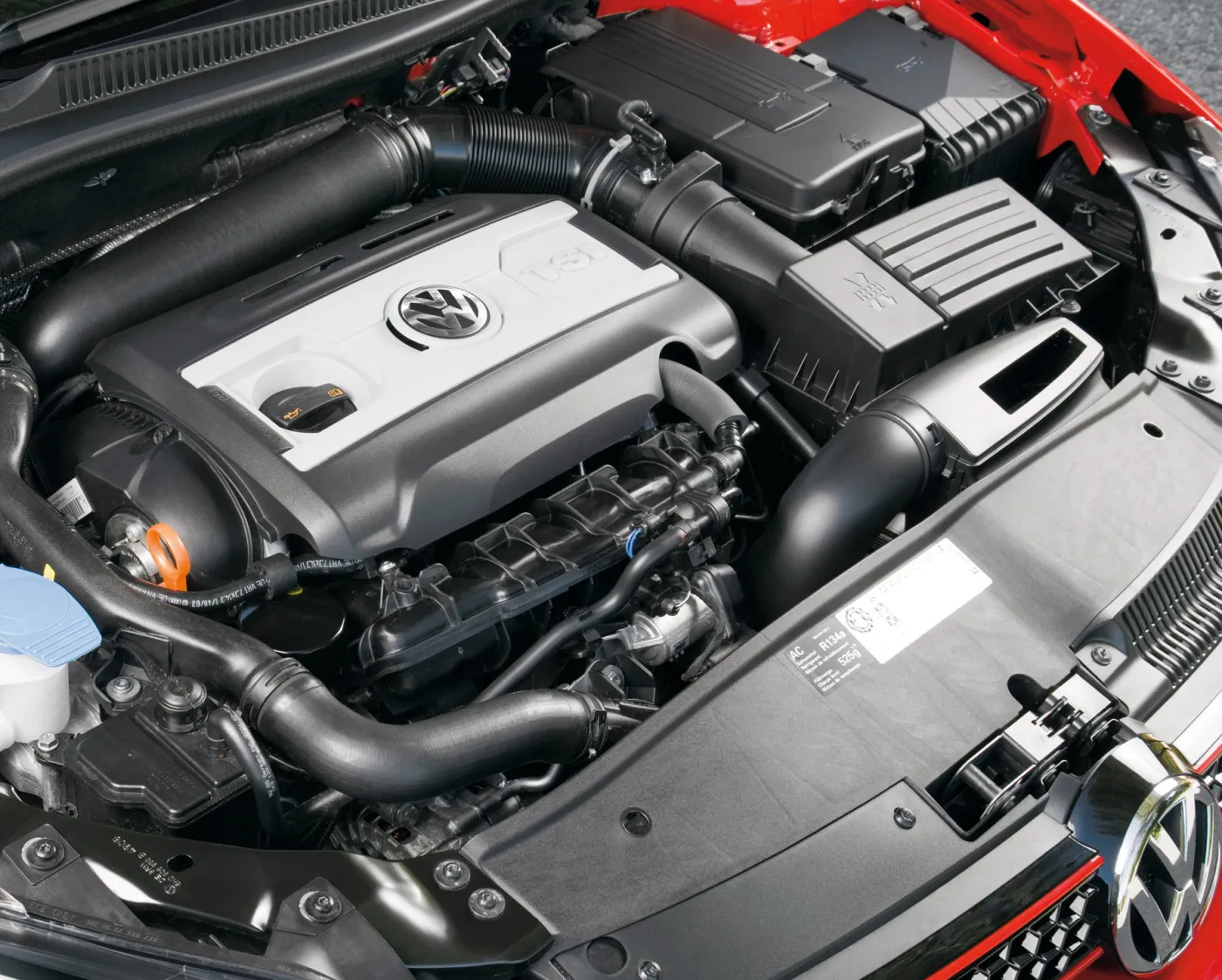 volkswagen_golf_gti_192385a_1233187.jpg