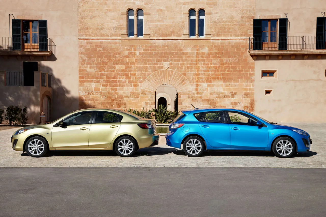fr_mazda3_bodystyle_200290a_1166817.jpg