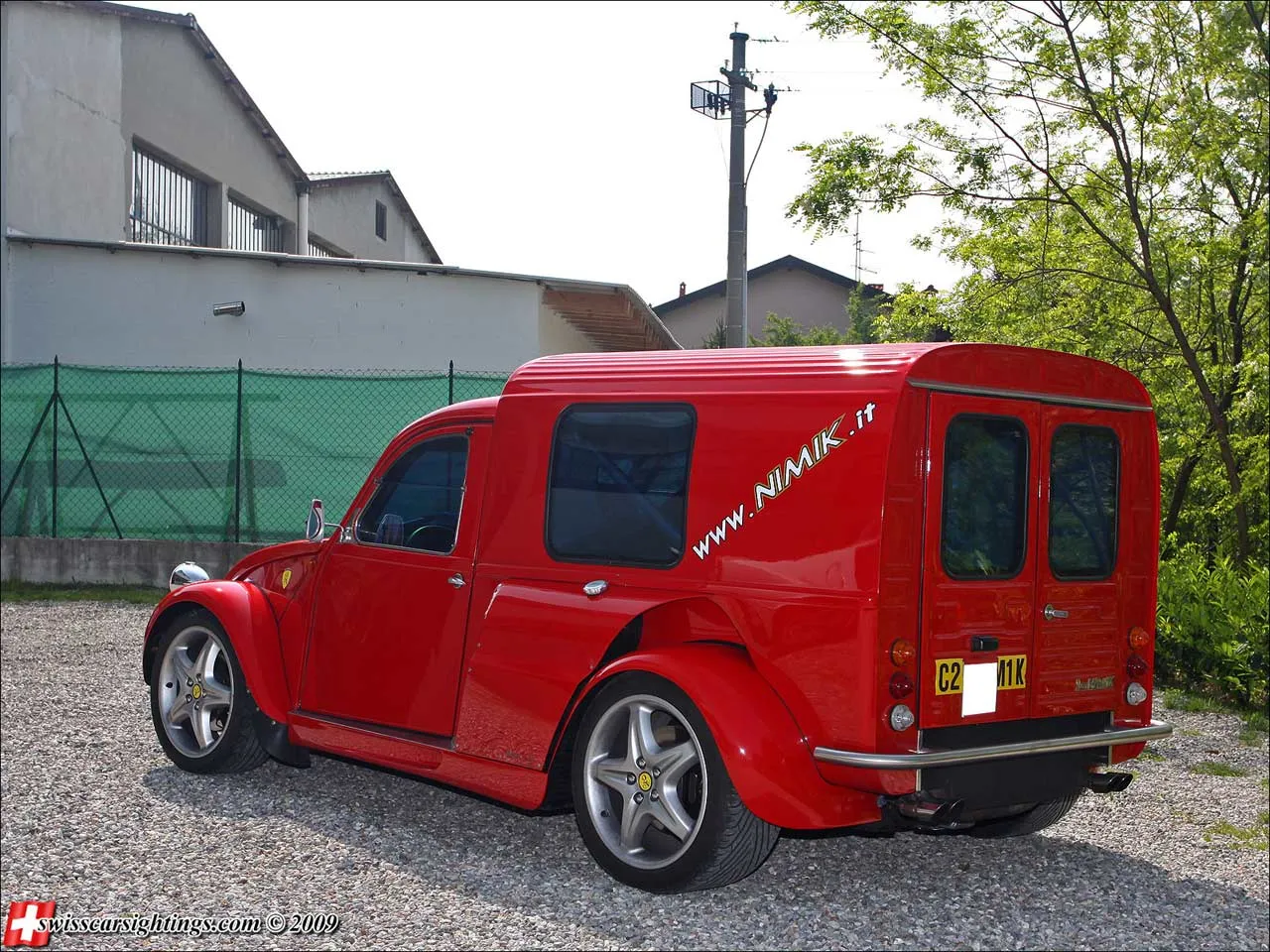 fr_citroen_2cv_f355_206057a_1233917.jpg