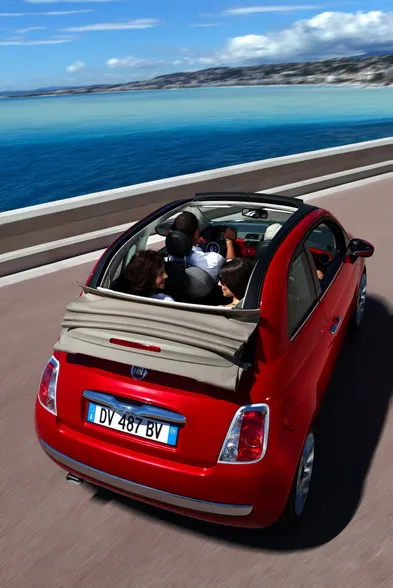 fiat_500_convertibl_217208a_528493.jpg