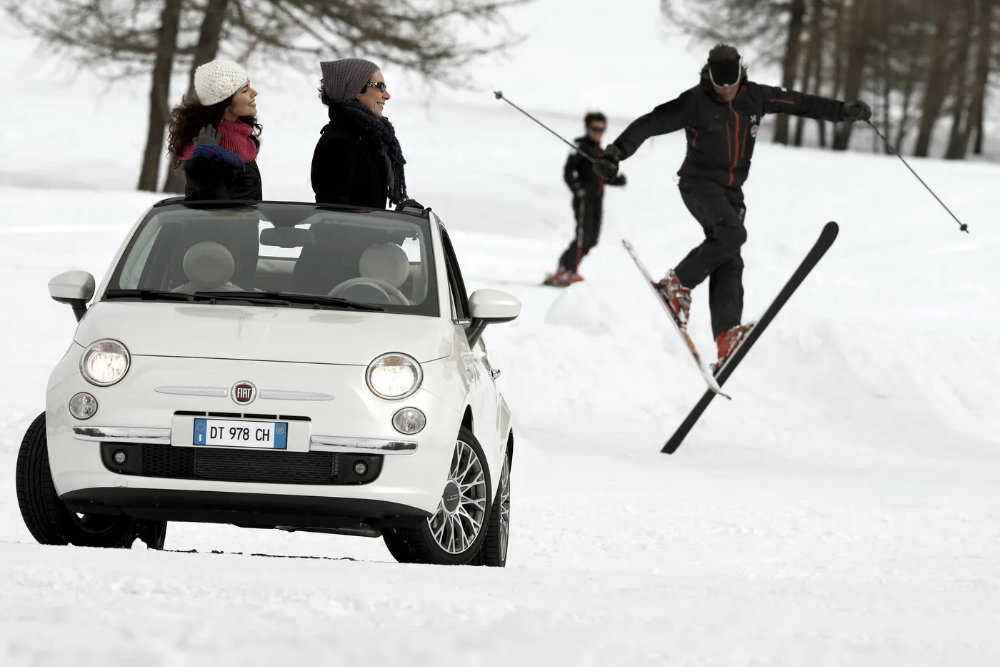 fiat_500_convertibl_217221a_528737.jpg