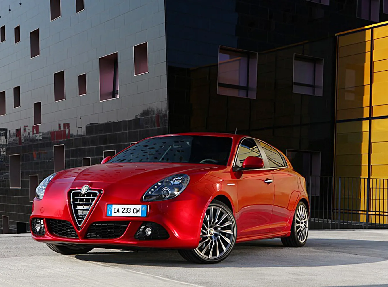 100413_ar_giulietta_279882a_643175.jpg