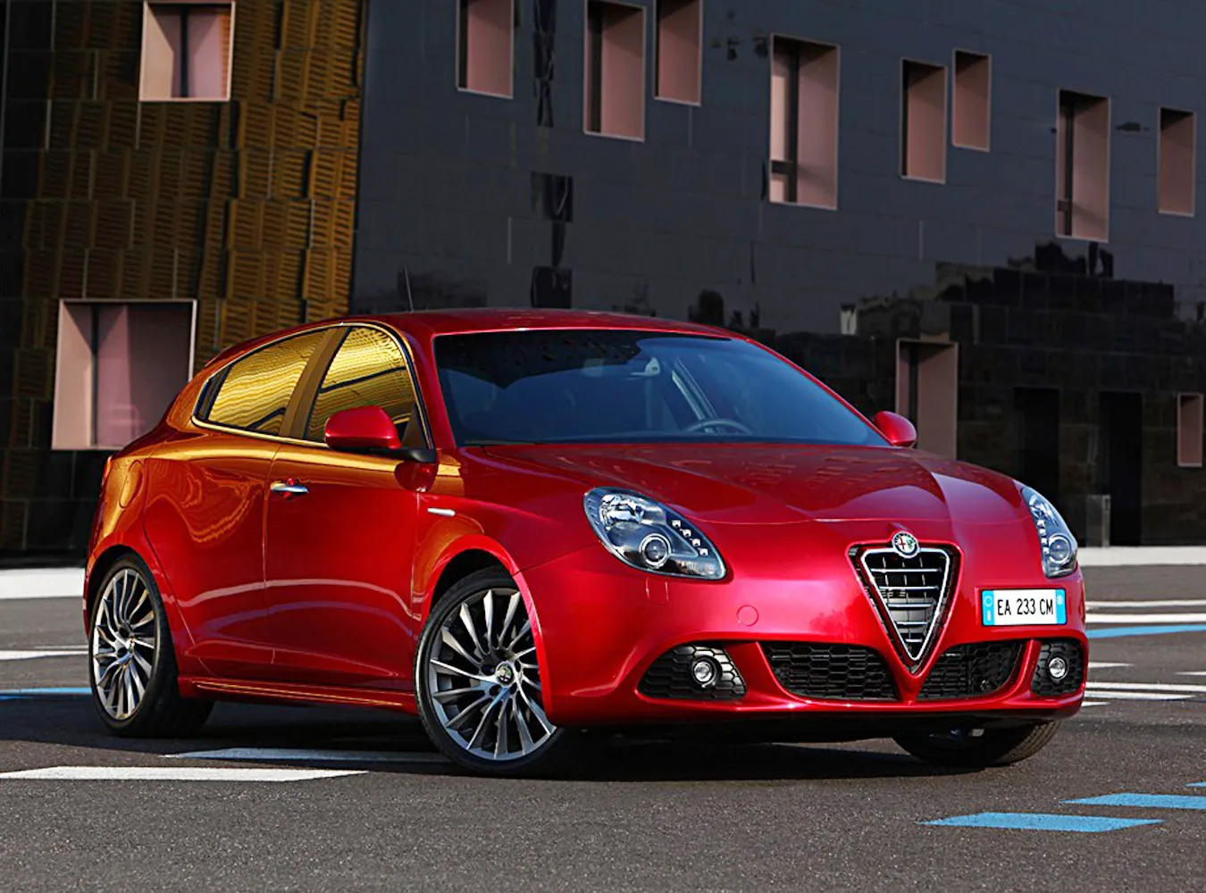 100413_ar_giulietta_279883a_643249.jpg