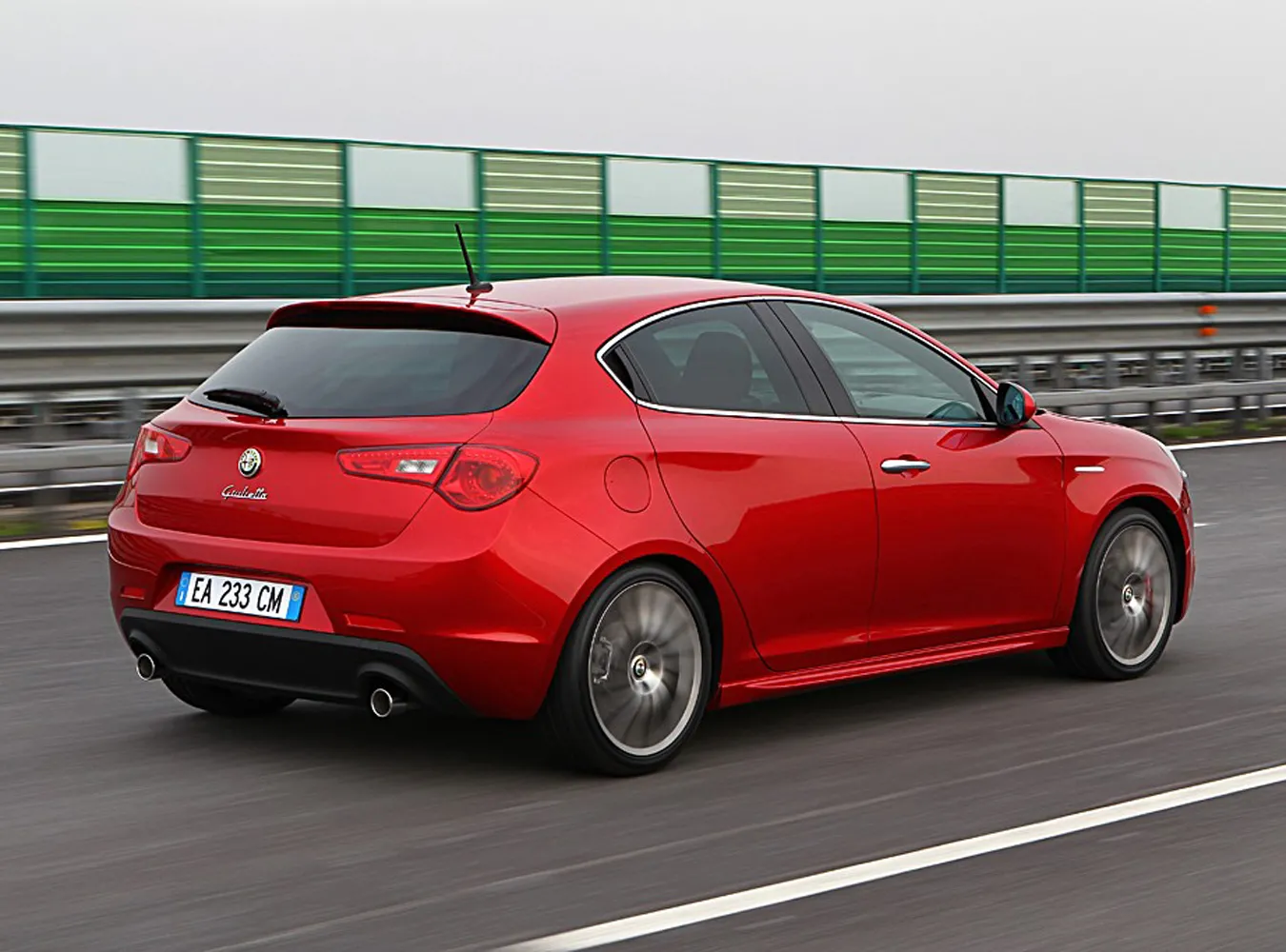100413_ar_giulietta_279896a_643853.jpg