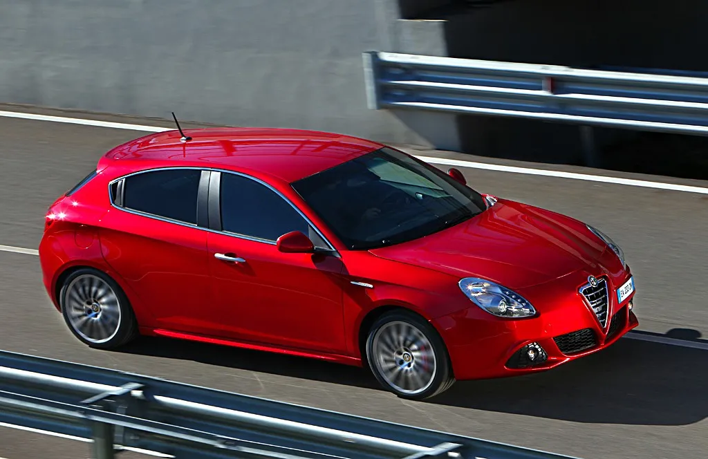 100413_ar_giulietta_279891a_643665.jpg