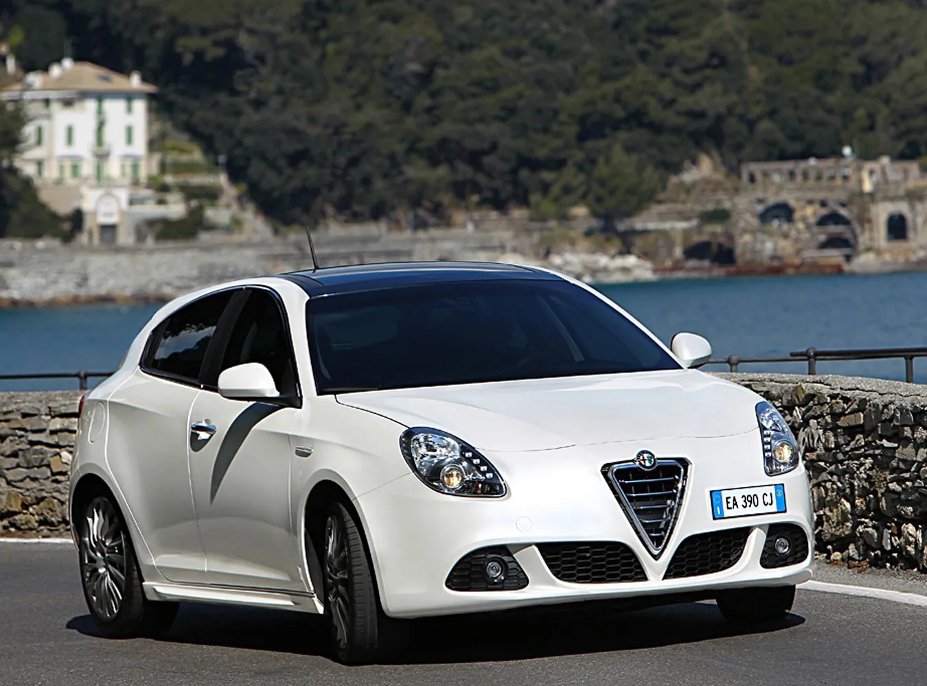 100413_ar_giulietta_279892a_643700.jpg