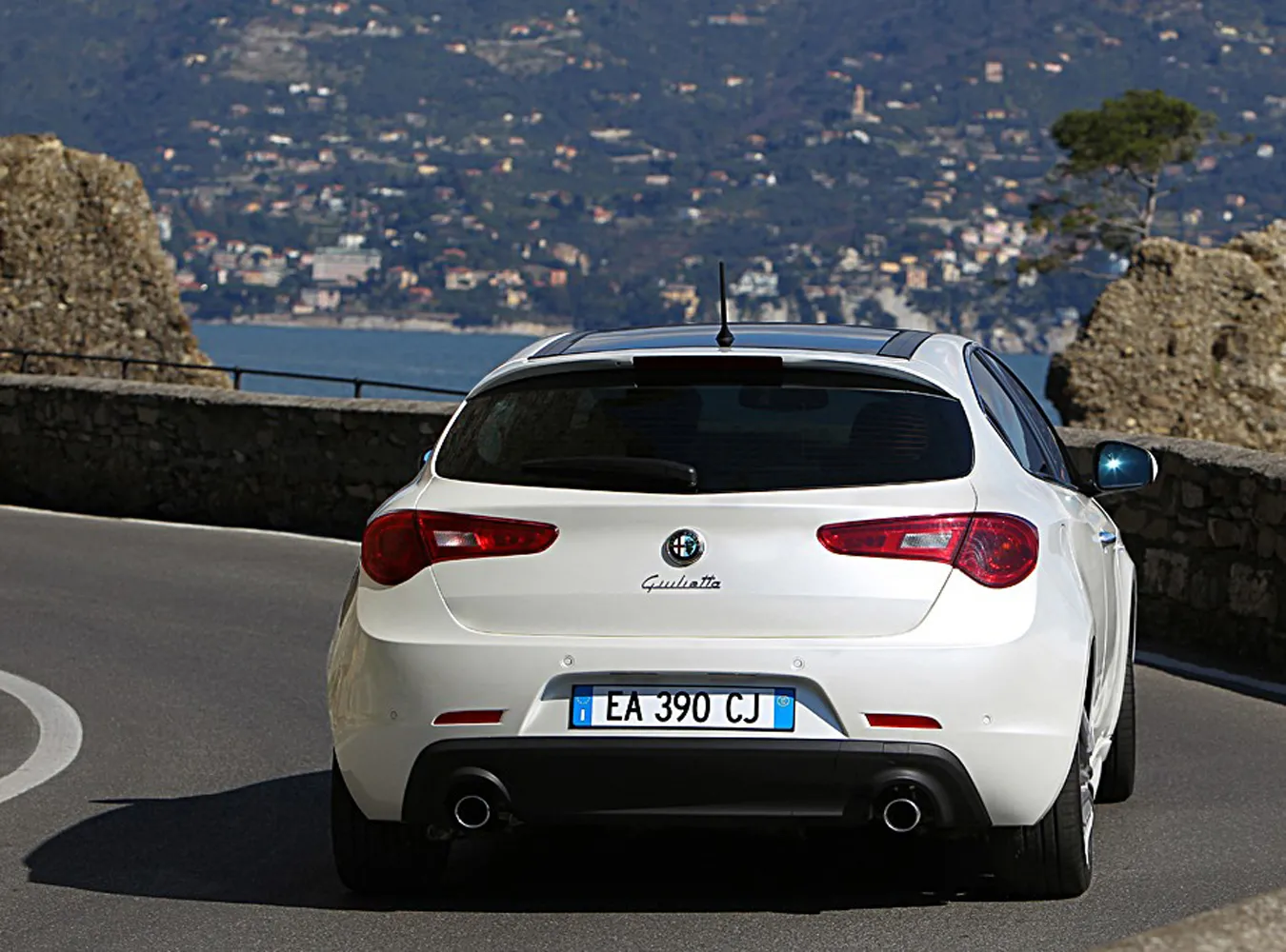 100413_ar_giulietta_279893a_643738.jpg