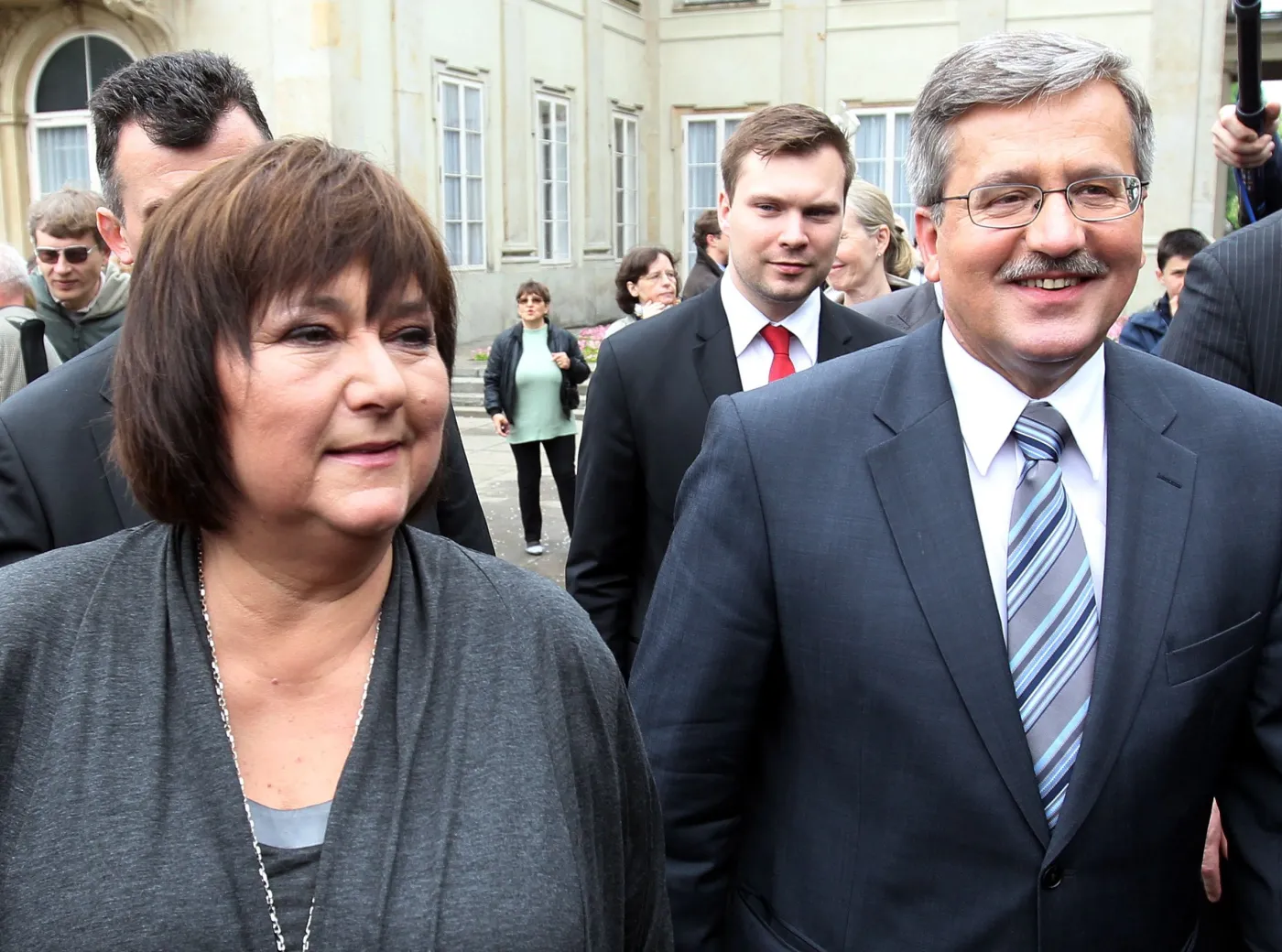 Komorowski robi z Polski kraj rad