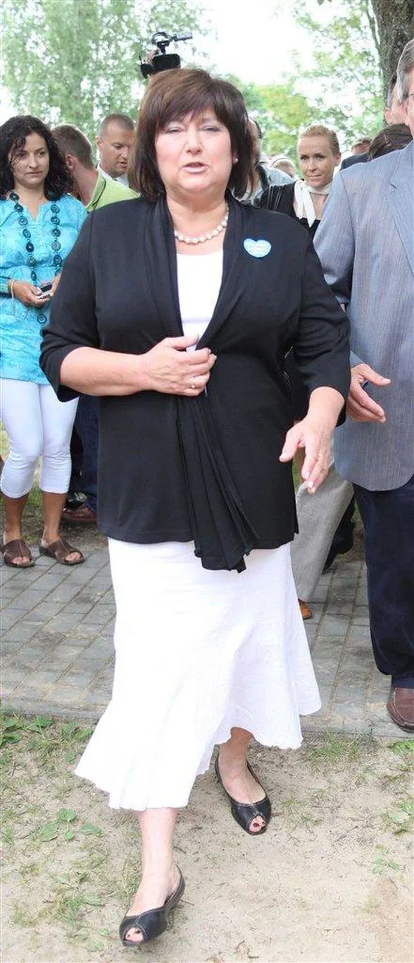fakt_komorowska_wyb_288009a_1437940.jpg