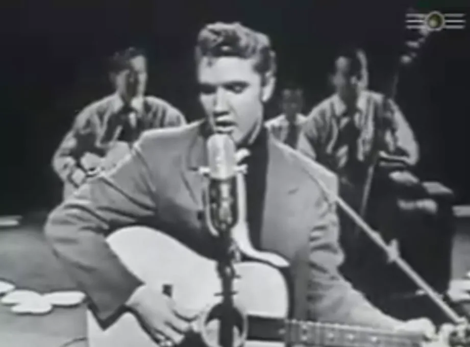 Elvis Presley śpiewa "Heartbreak Hotel"
