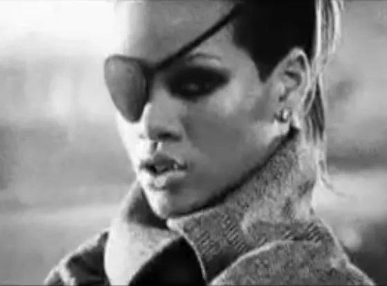 Rihanna w klipie piosenki  quot;Wait Your Turn The Wait Is Ova quot;