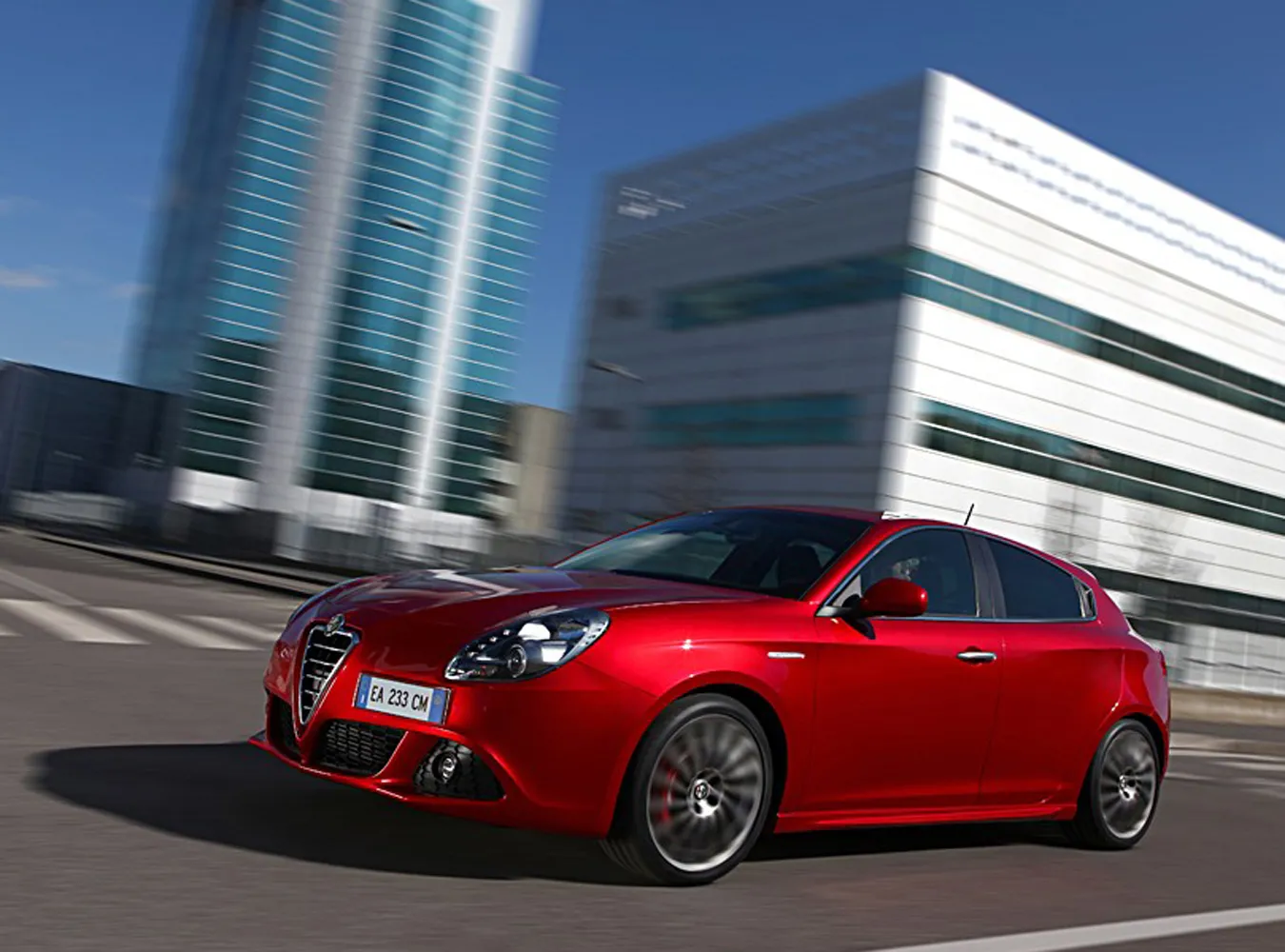 100413_ar_giulietta_279887a_643491.jpg