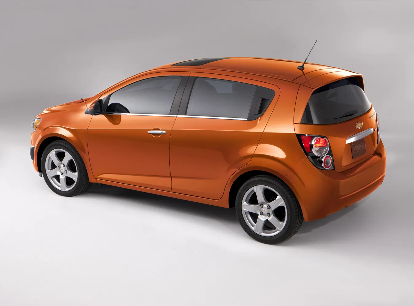 12_sonic_hatchback_01703_jp_1742559.jpg