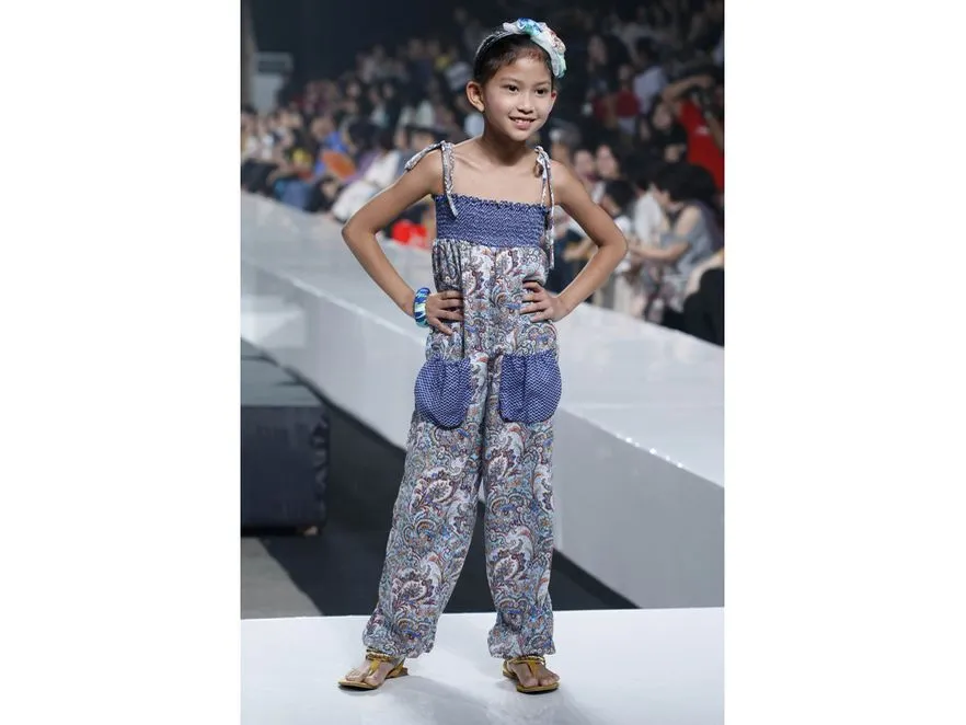 106006917ui041_jakarta_fash_1659683.jpg