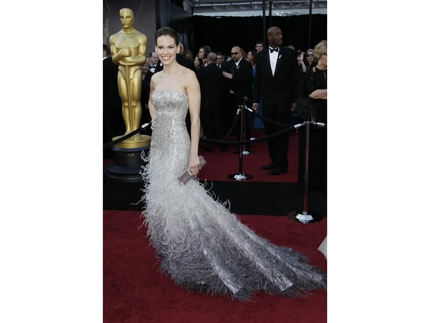 1842390-hillary-swank-ap110227097760.jpg