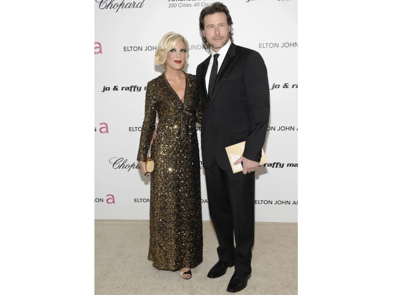 1847394-aktorka-tori-spelling-z-mezem.jpg
