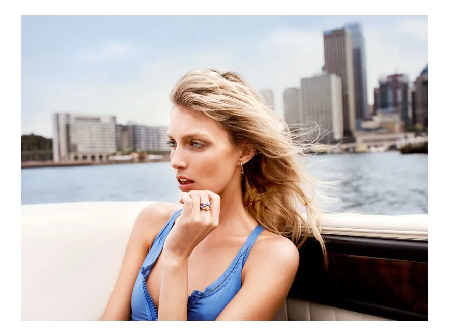 1923401-anja-rubik-w-bizuterii-apart.jpg