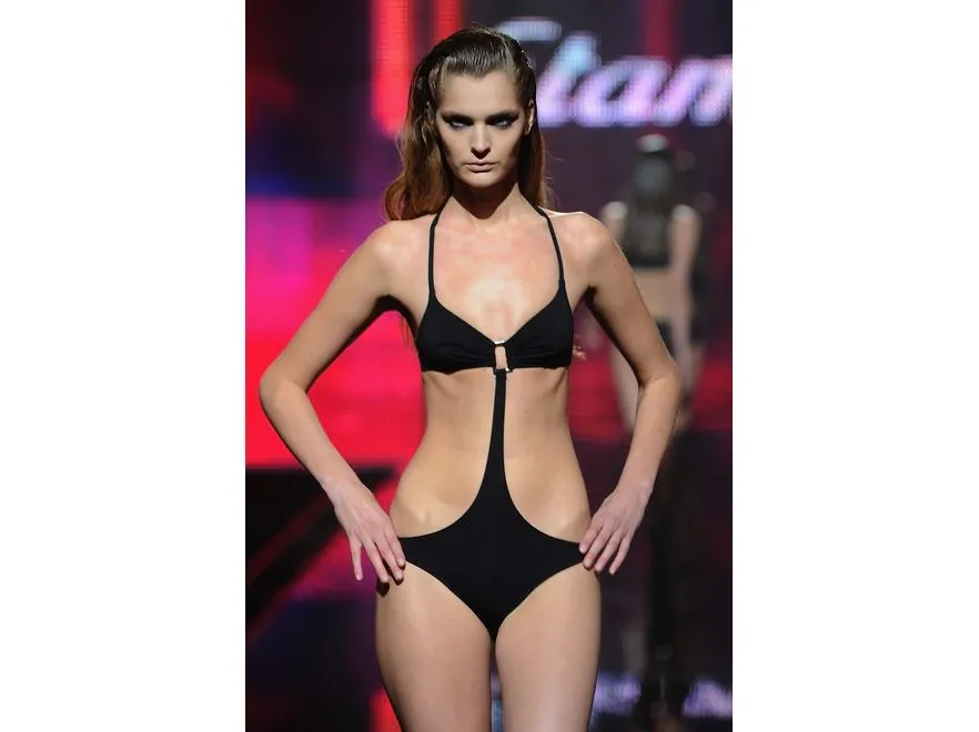 1944420-20110124fd048-etam-fashion.jpg