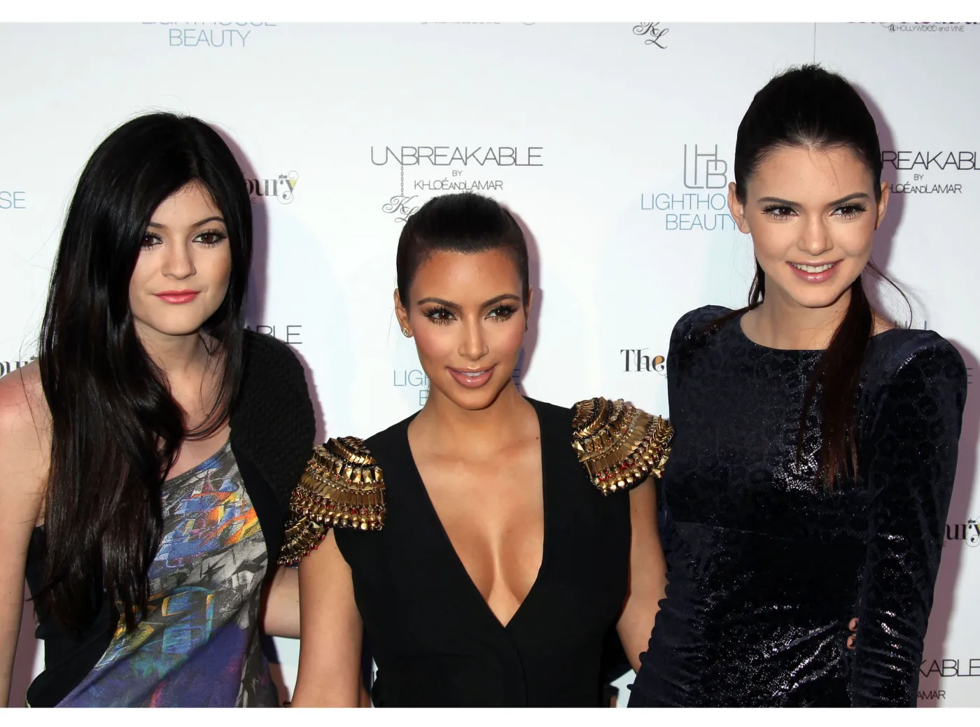 1960157-kylie-jenner-kim-kardashian-i.jpg