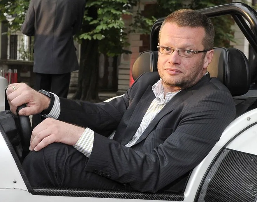 Szef "Playboya" wypowiada wojnę PO