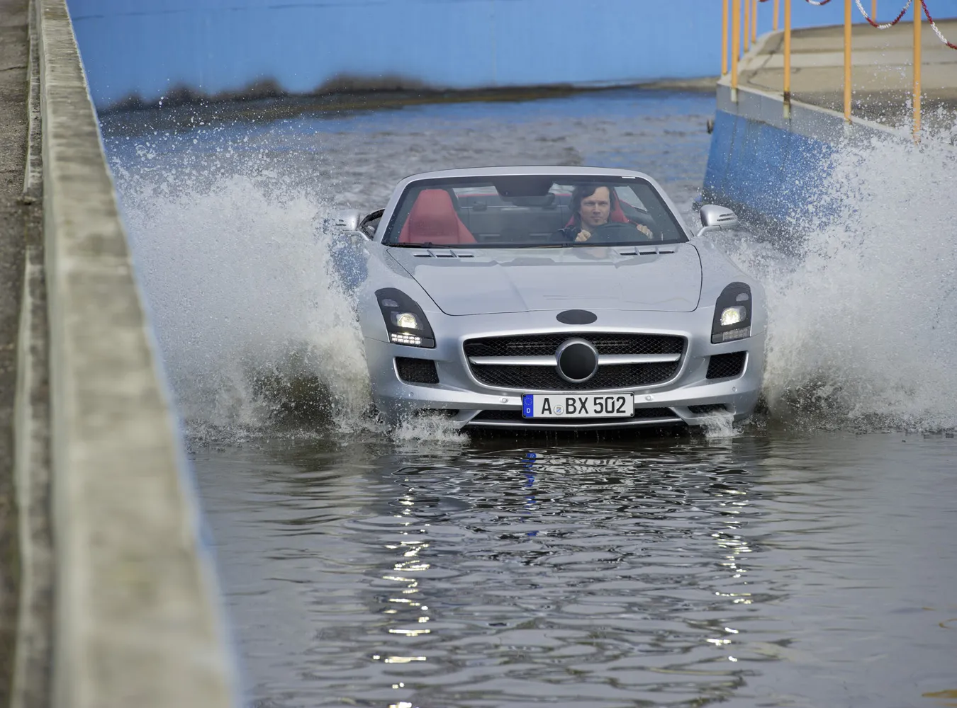 2046224-mercedes-sls-amg-roadster-2.jpg