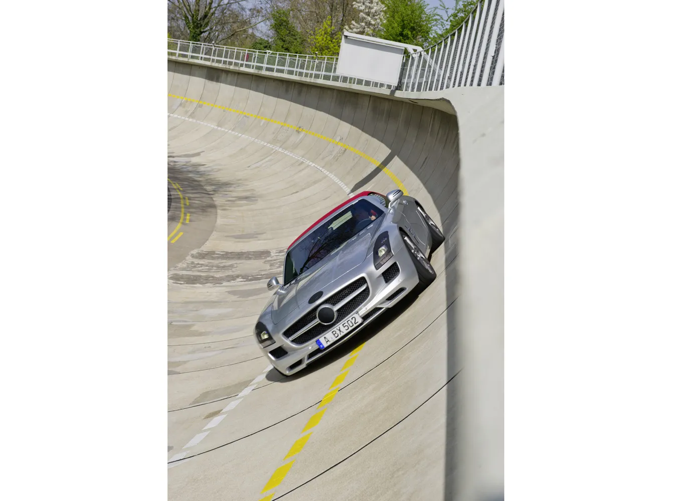 2046374-mercedes-sls-amg-roadster-8.jpg