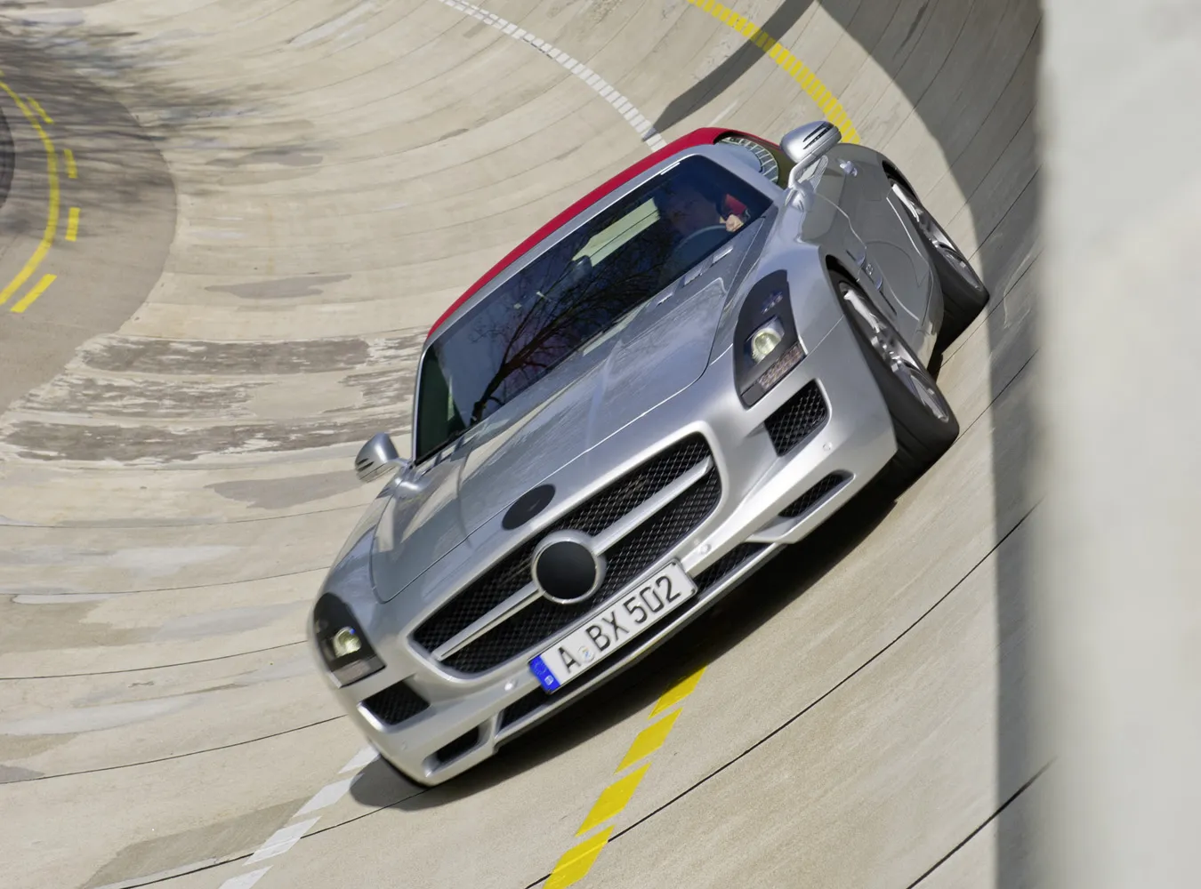 2046399-mercedes-sls-amg-roadster-9.jpg