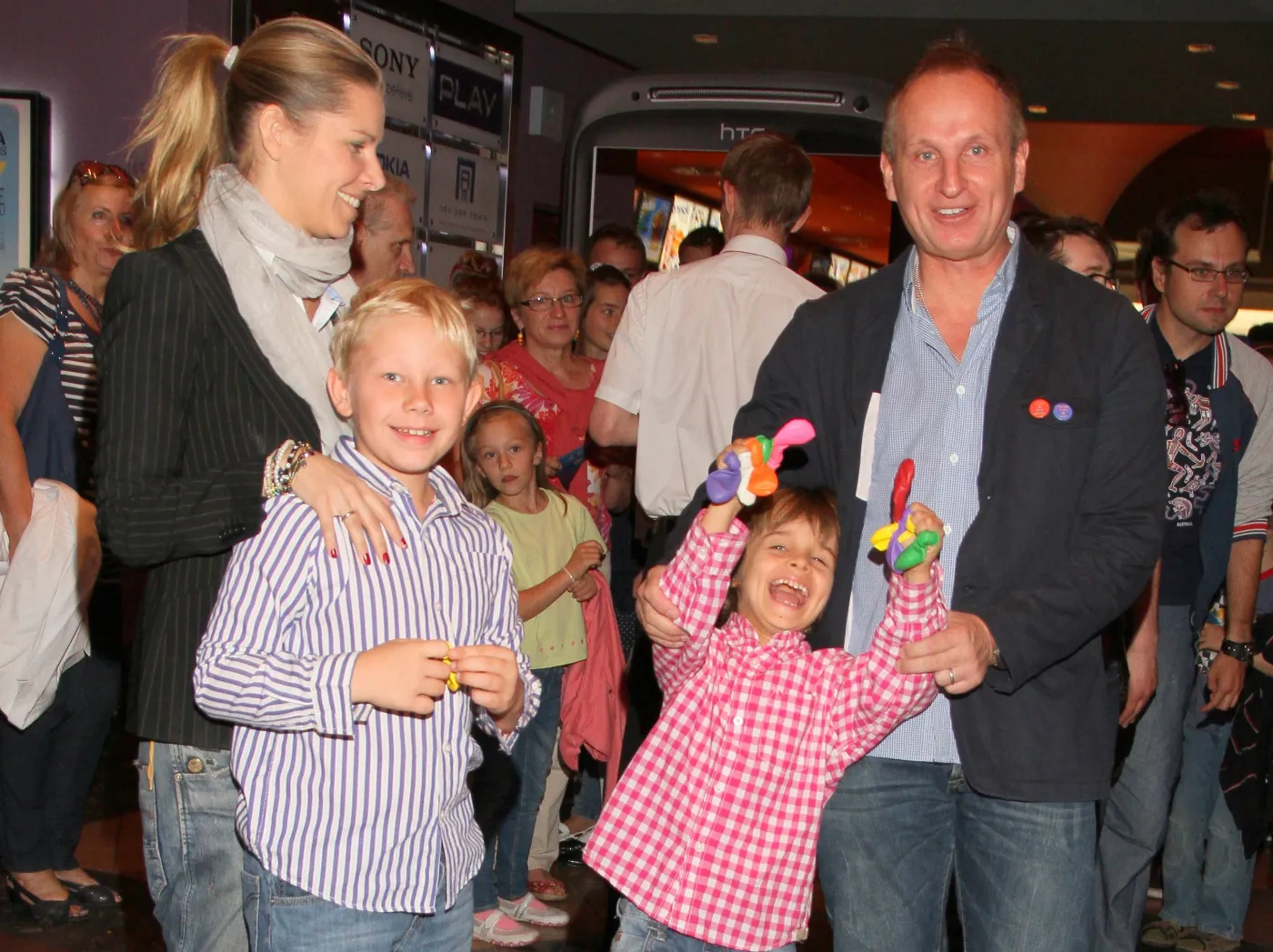 2222510-marek-koscikiewicz-z-rodzina.jpg