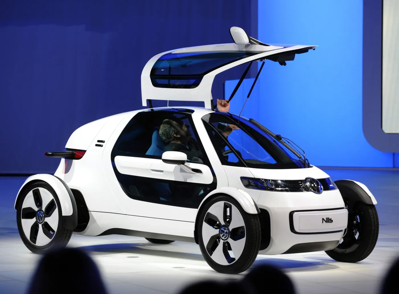 2484017-kompaktowy-volkswagen-nils.jpg