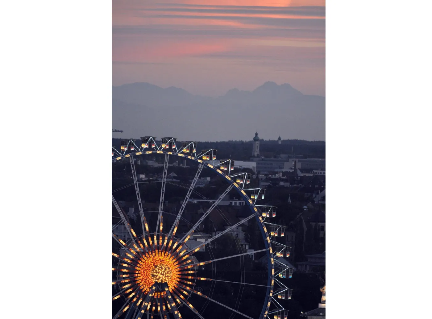 2558049-teren-oktoberfest-monachium.jpg