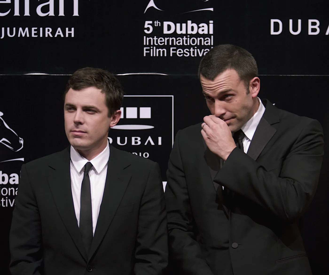 2406562-ben-affleck-z-bratem-caseyem.jpg