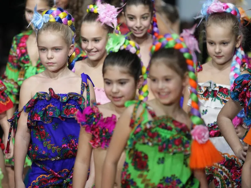 2678284-folklor-russia-epa02982888.jpg