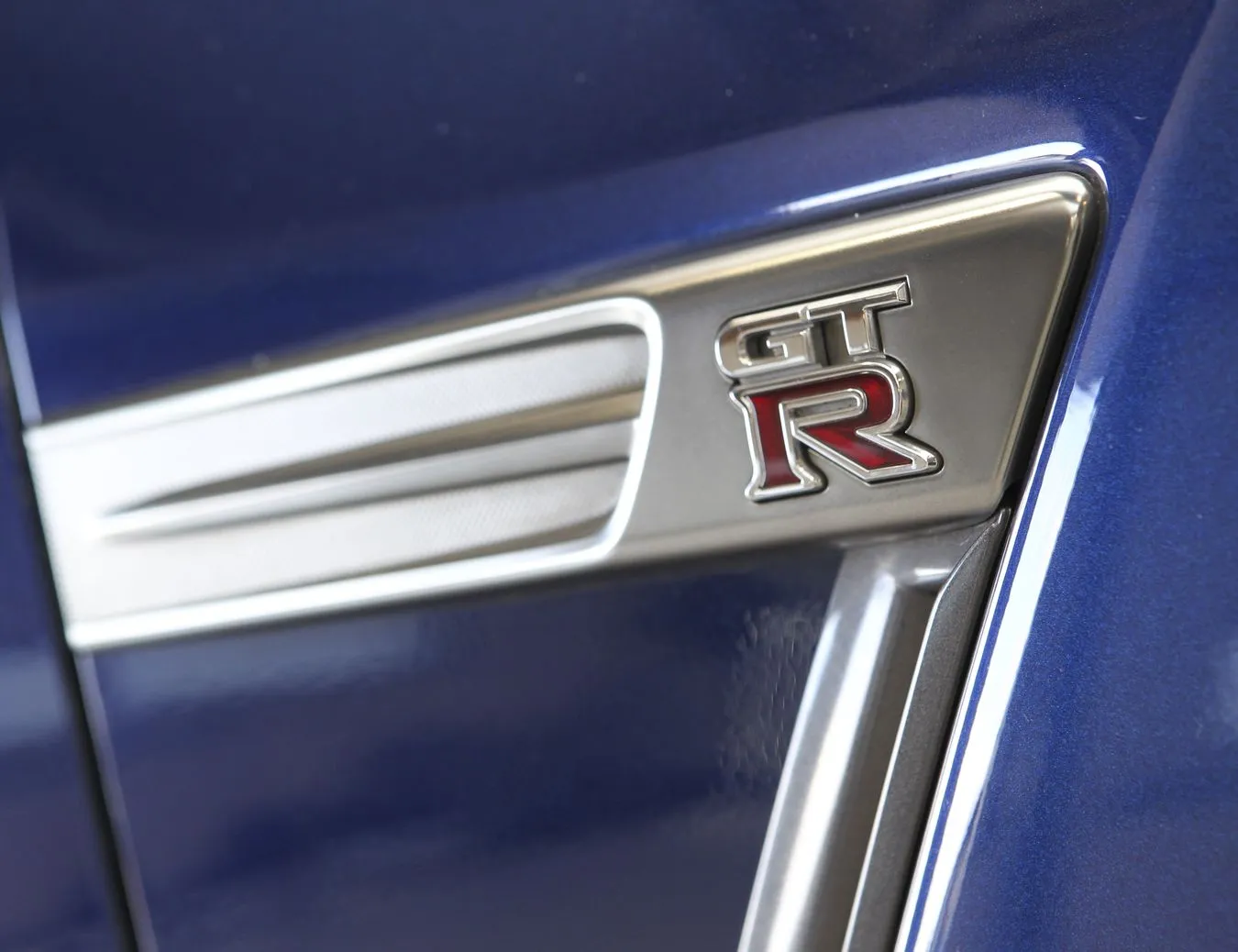 2702237-nissan-gt-r-gtr-2012-nowy-2.jpg