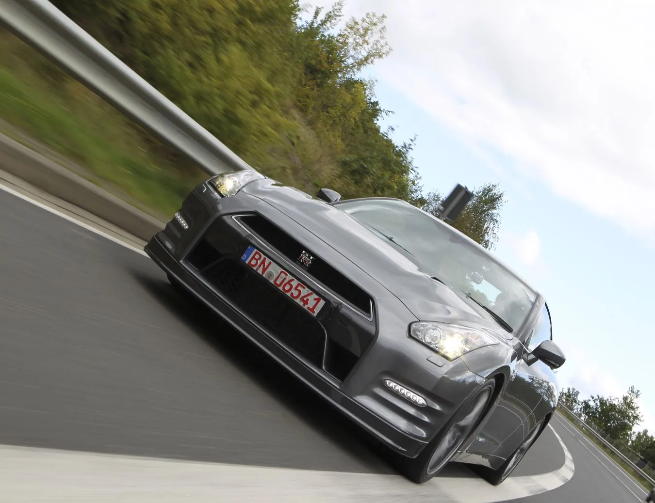 2702291-nissan-gt-r-gtr-2012-nowy-3.jpg