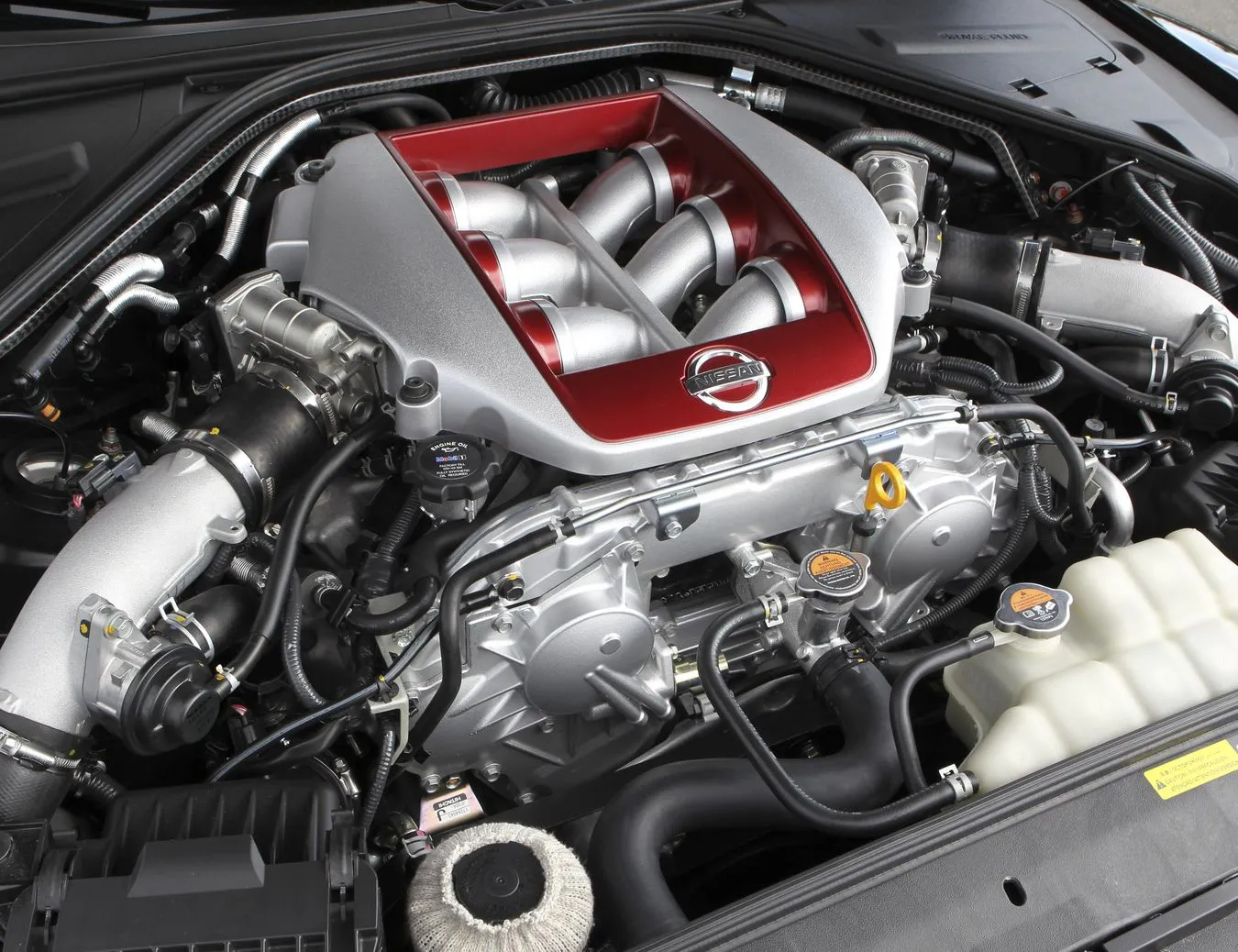 2702451-nissan-gt-r-gtr-2012-nowy-8.jpg
