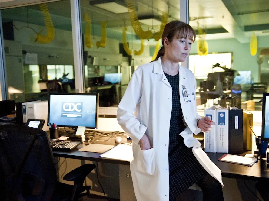 2667698-contagion-epidemia-strachu.jpg