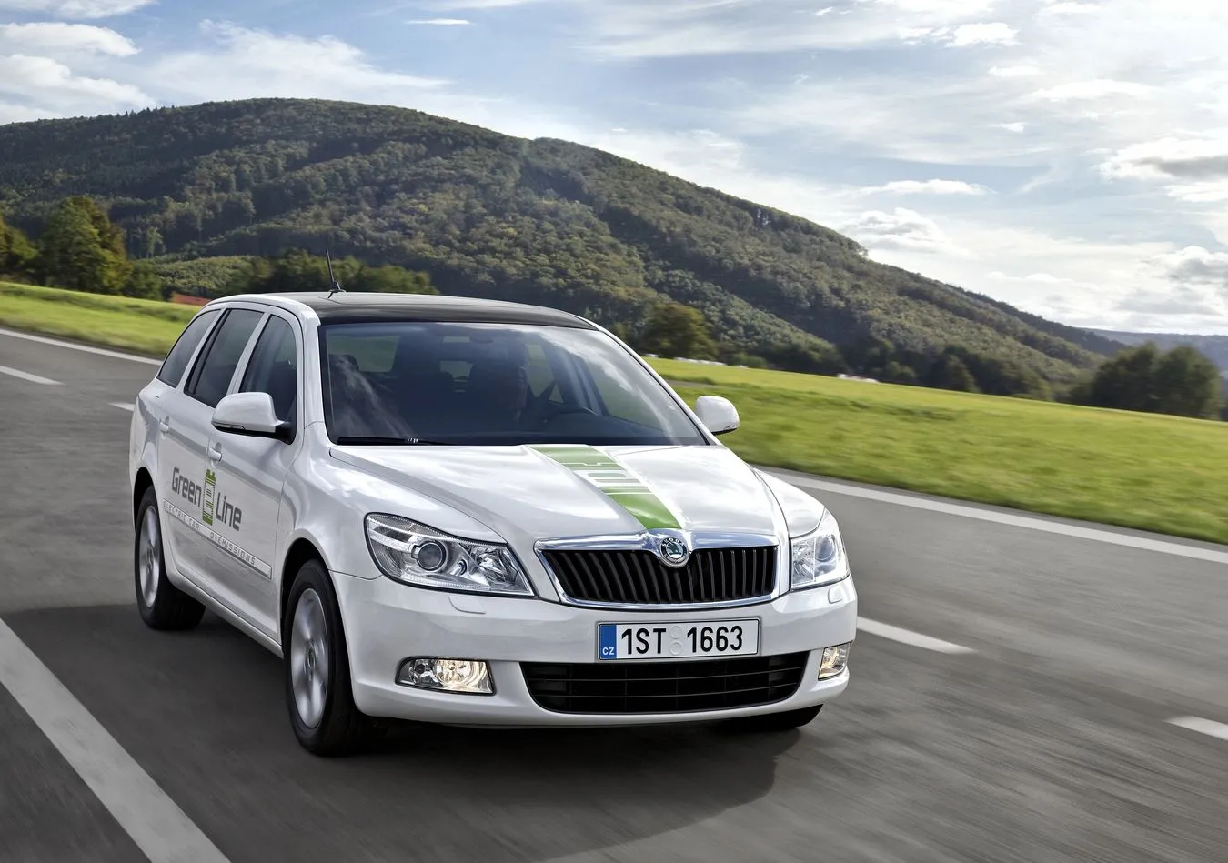 2988787-skoda-octavia-green-e-line.jpg