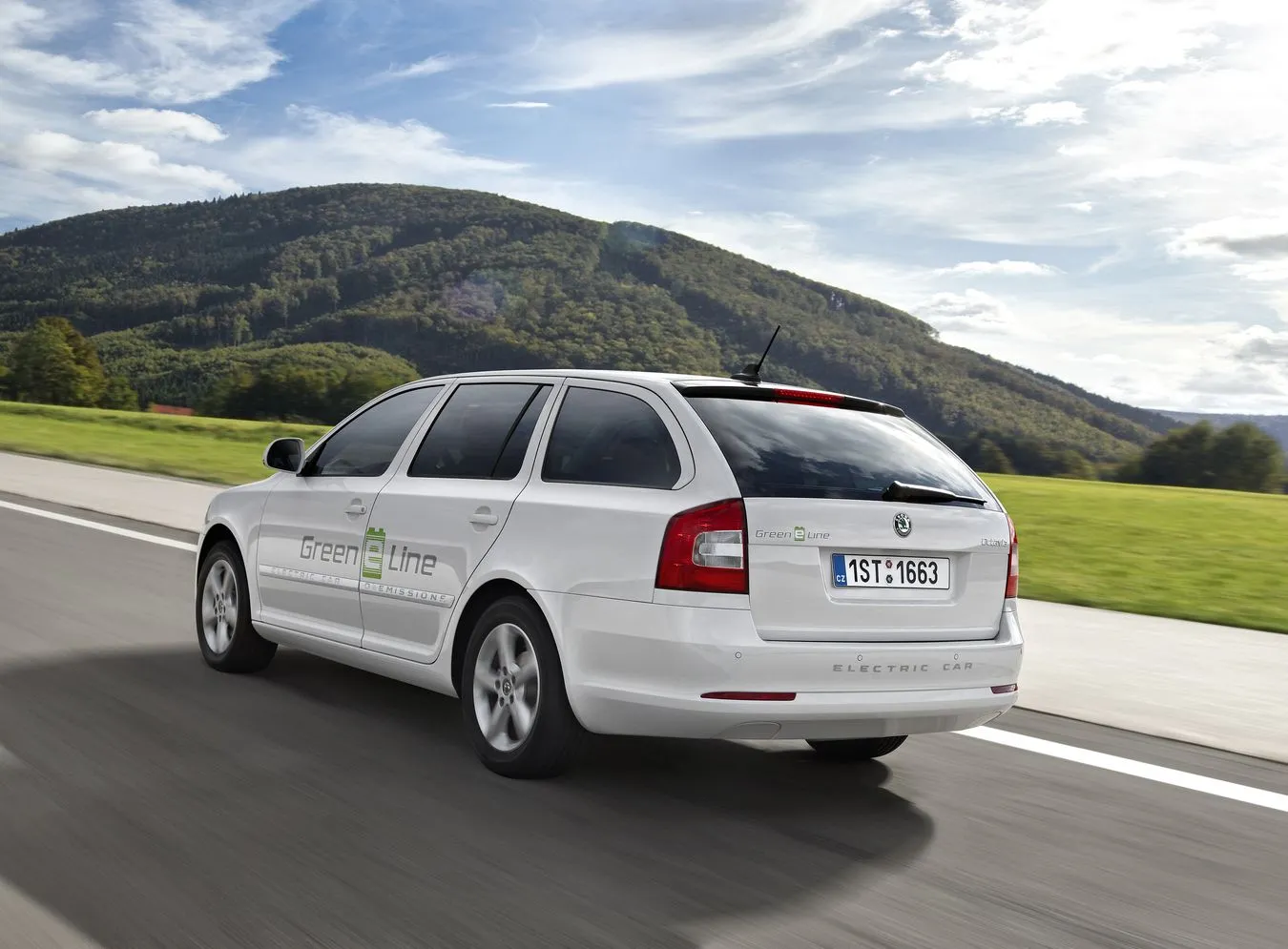 2989219-skoda-octavia-green-e-line.jpg