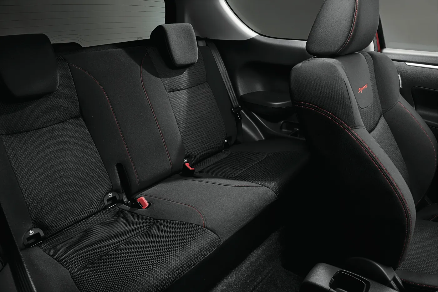 2927793-58-new-swift-sport-interior.jpg