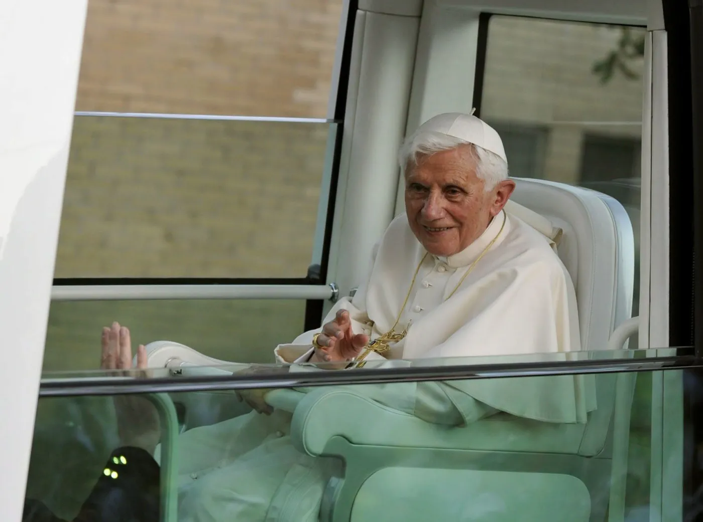 3269010-papiez-benedykt-xvi-meksyk.jpg