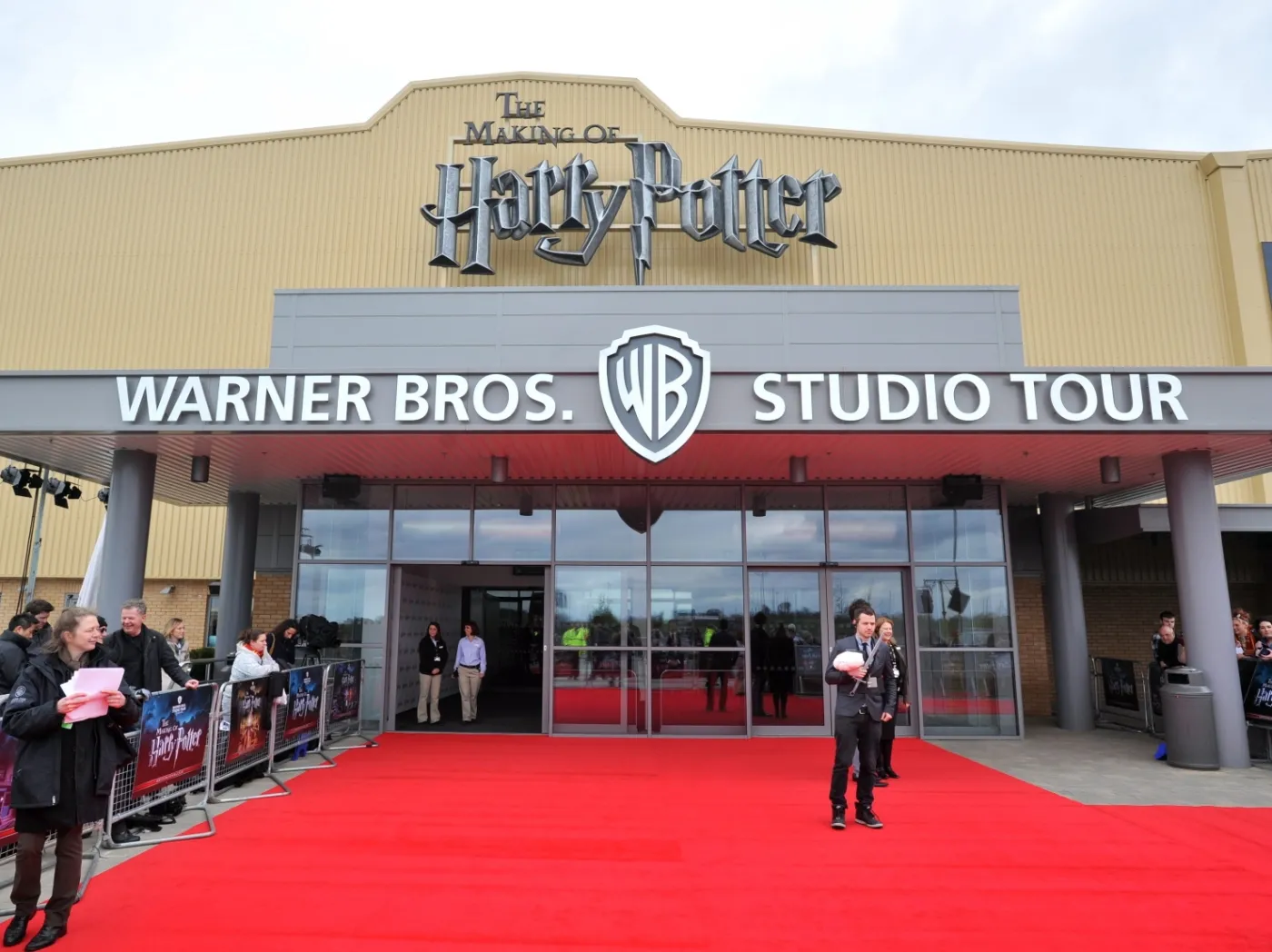 3316482-the-making-of-harry-potter.jpg
