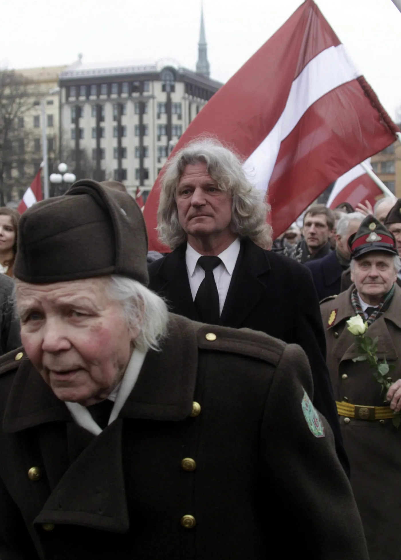 3233269-manifestacja-weteranow-waffen.jpg